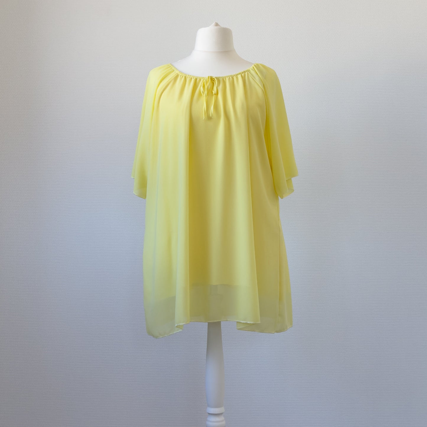 TUNIQUE GIALLO L'indisciplinée