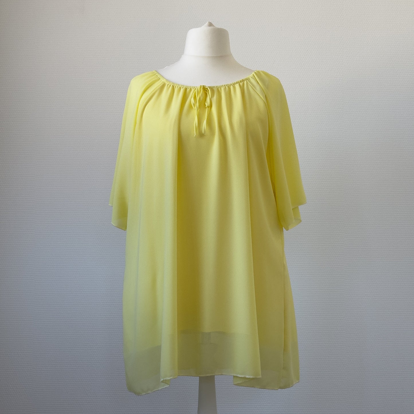 TUNIQUE GIALLO L'indisciplinée