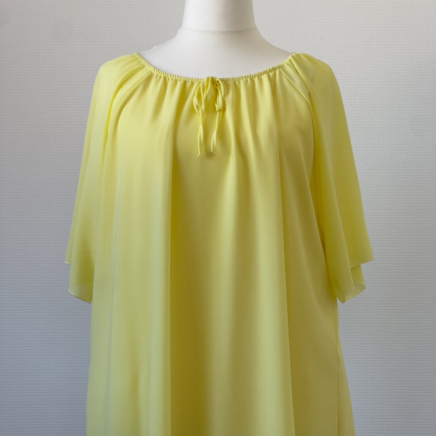TUNIQUE GIALLO L'indisciplinée