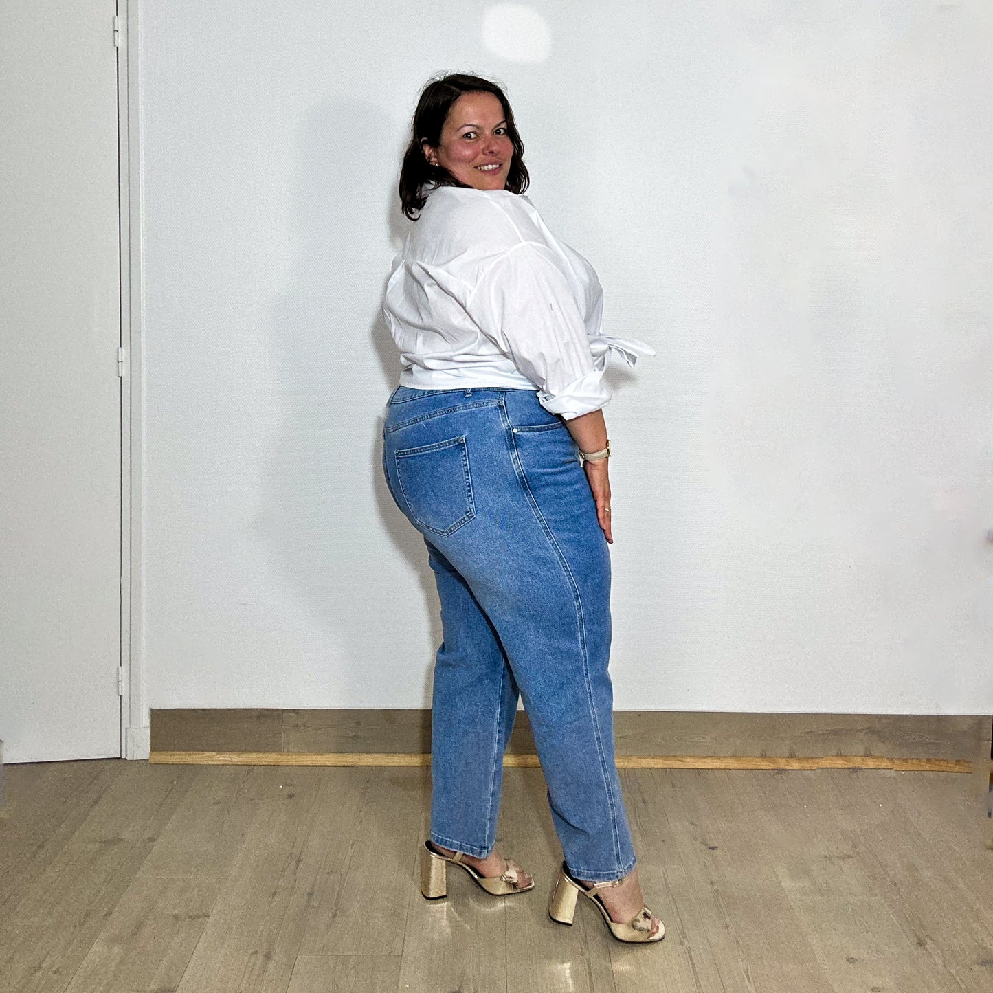 JEAN MOM