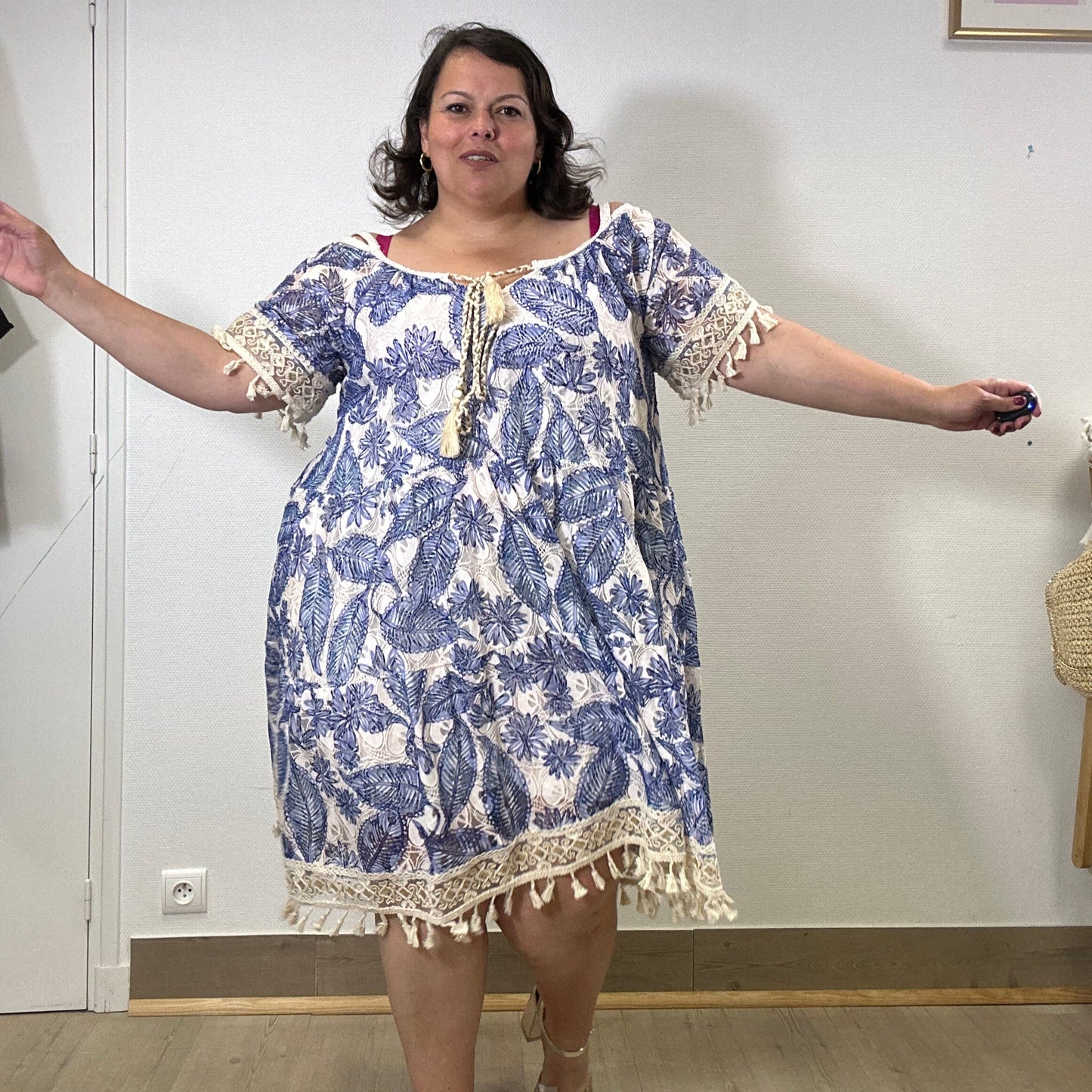 ROBE DENTELLE BRETELLE BLEUE