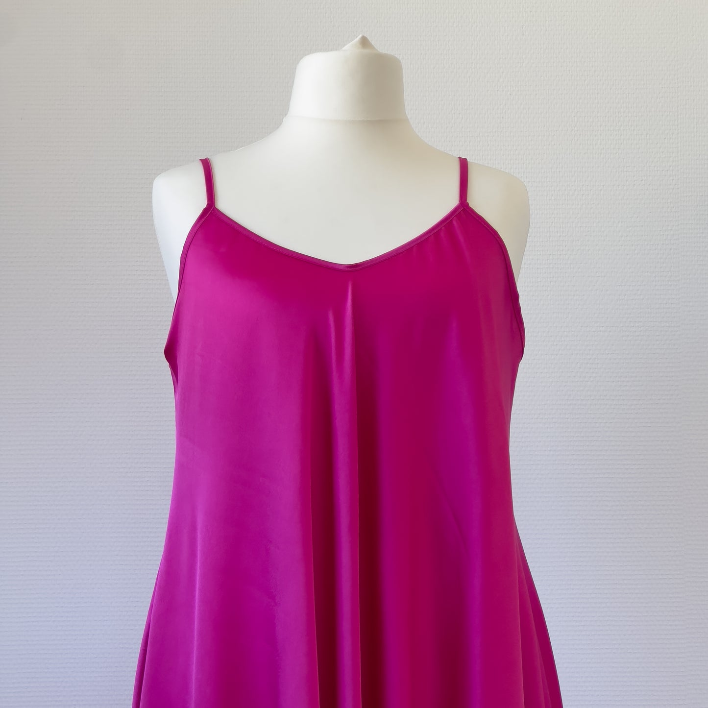 ROBE SATINÉE FUXIA