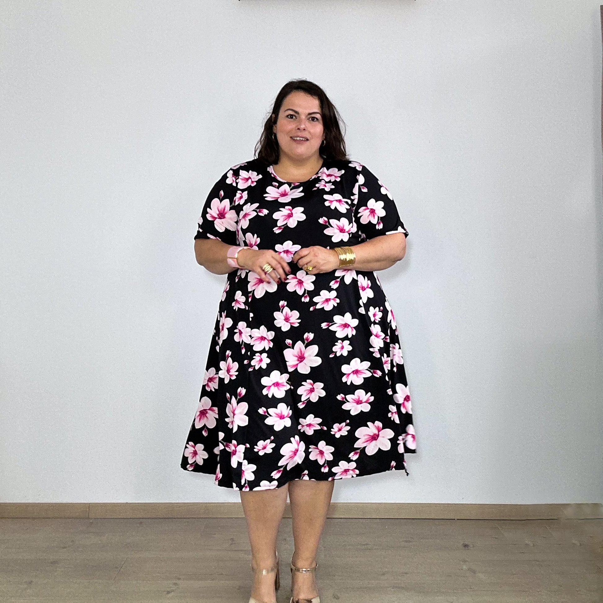 ROBE NOIR FLEURS ROSE L'indisciplinée