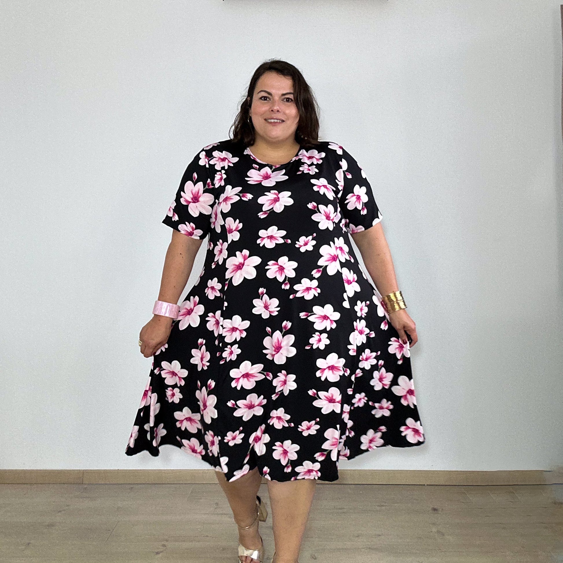ROBE NOIR FLEURS ROSE L'indisciplinée