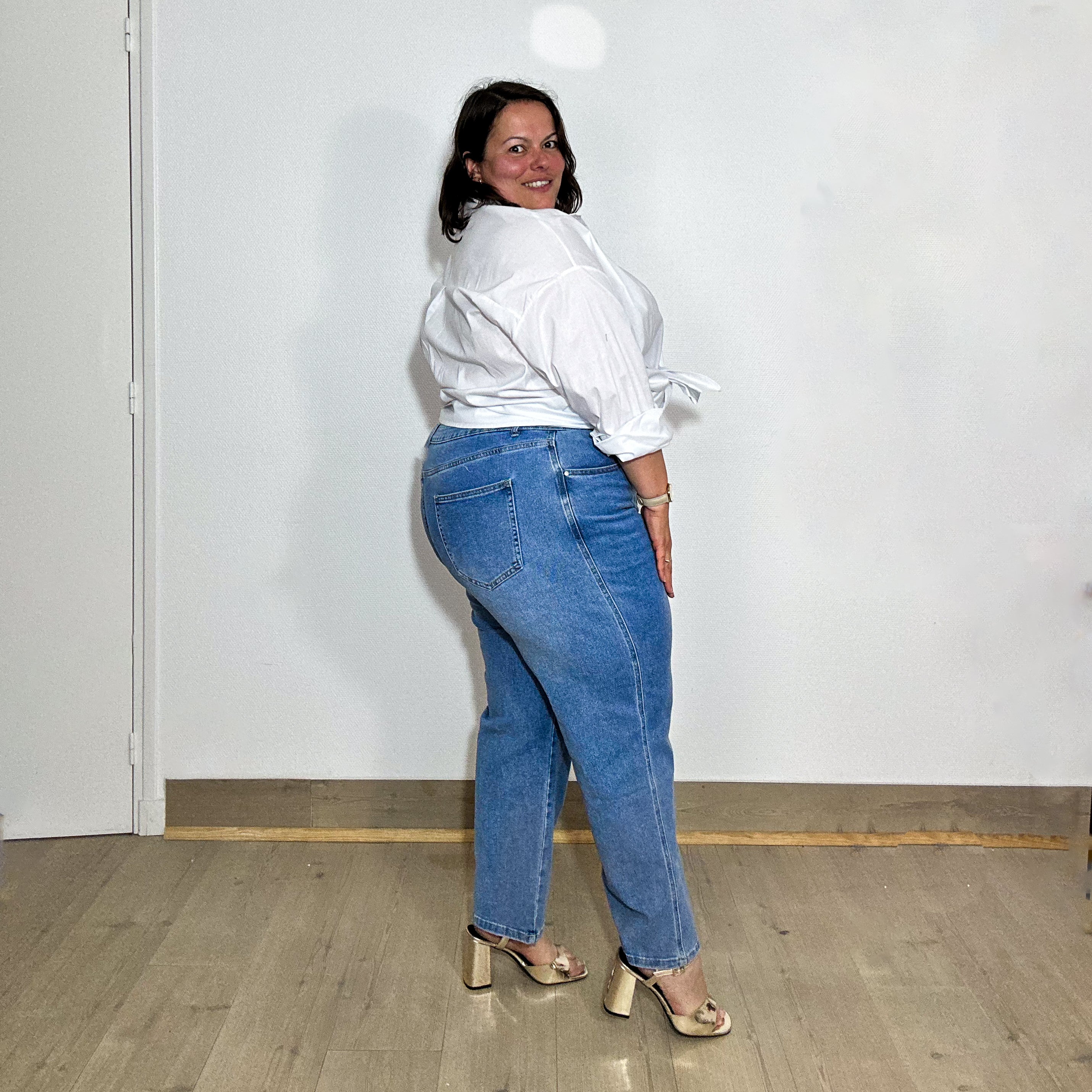 JEAN MOM