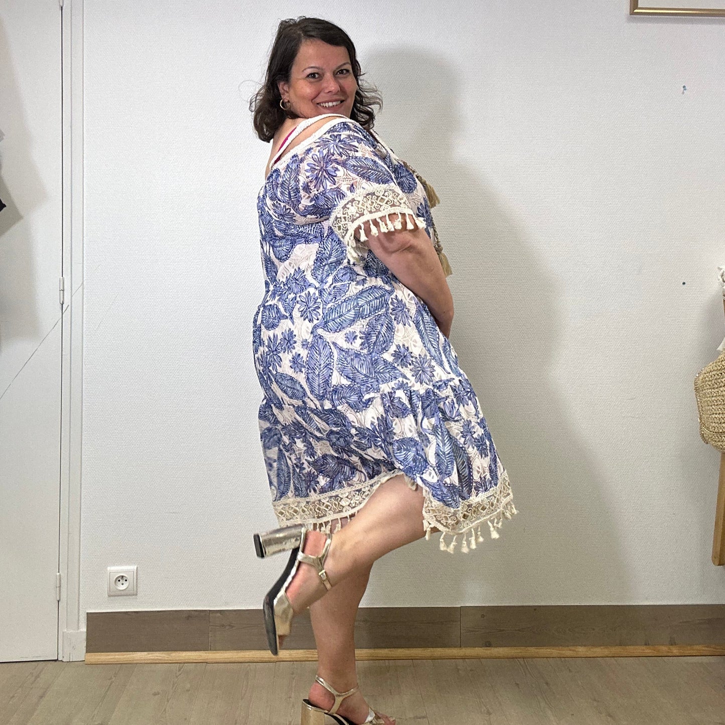 ROBE DENTELLE BRETELLE BLEUE
