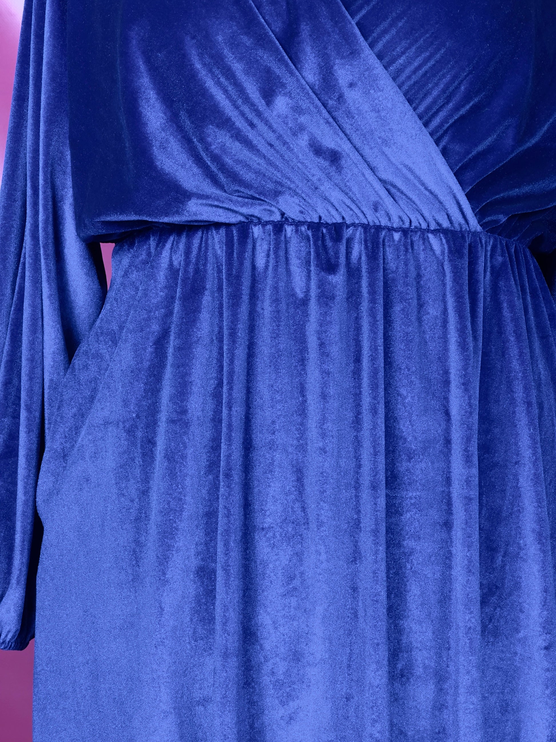 ROBE EN VELOURS BLEU ROI L'indisciplinée