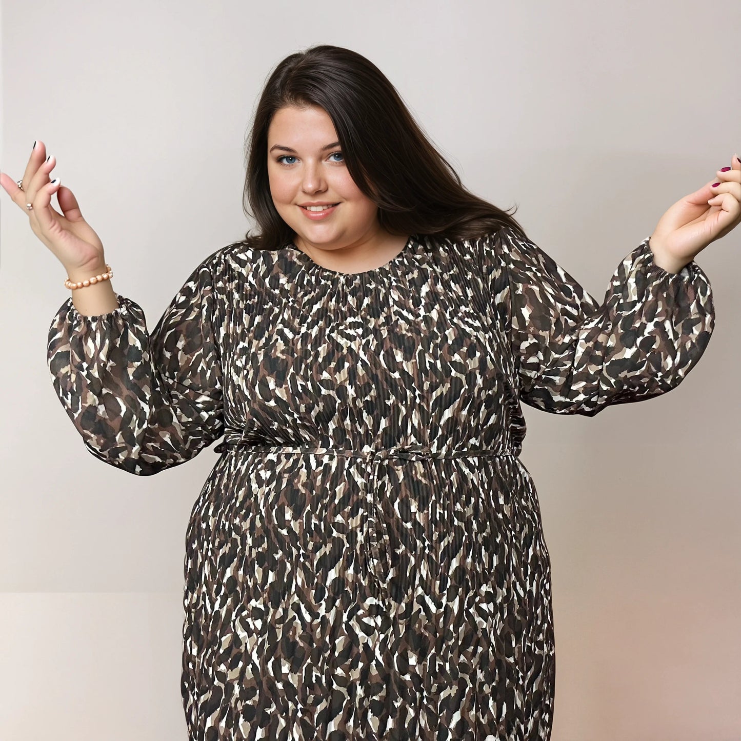 ROBE PLISSEE LATTE L'indisciplinée