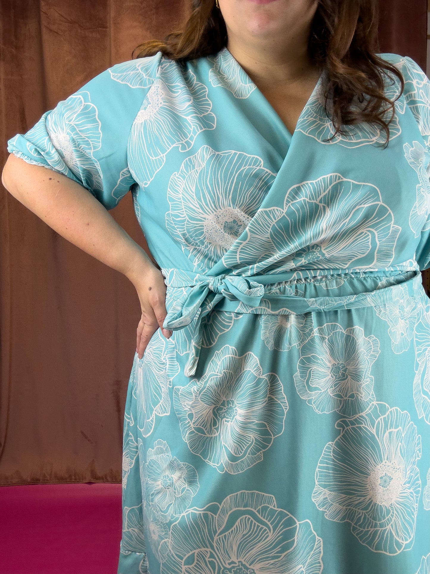 ROBE CACHE-COEUR - TURQUOISE A FLEURS BLANCHES