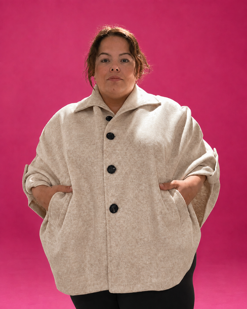 Cape ample texturée grande taille L’Indisciplinée
