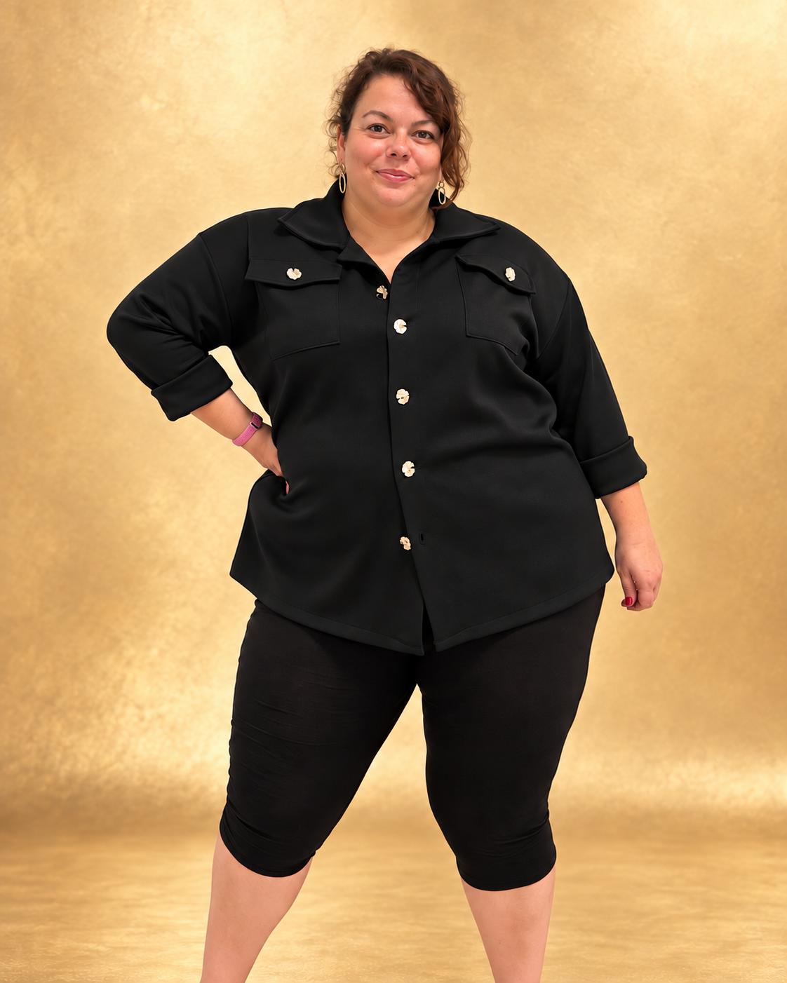 Chemise viscose épaisse noire portée de face