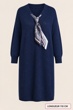 Robe-pull bleu myrtille avec foulard intégré – longueur 110 cm