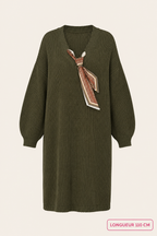 Robe-pull olive avec foulard intégré – longueur 110 cm